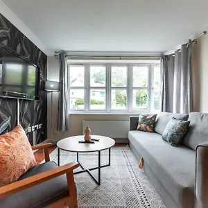 Apartment Zircon - 2 Bed Flat With Parking, Southampton