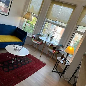 Apartment Double Bedroom Close To Common Park & Centre, Southampton